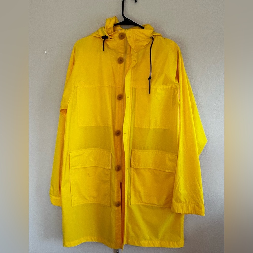 Tommy Hilfiger Mens Raincoat Button Cuff Flap Vent Yellow 38R. 2 Marks On Pocket